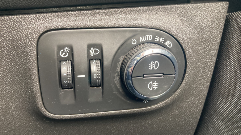 Vauxhall Corsa 1.4 SE Nav 5dr Auto Petrol Hatchback